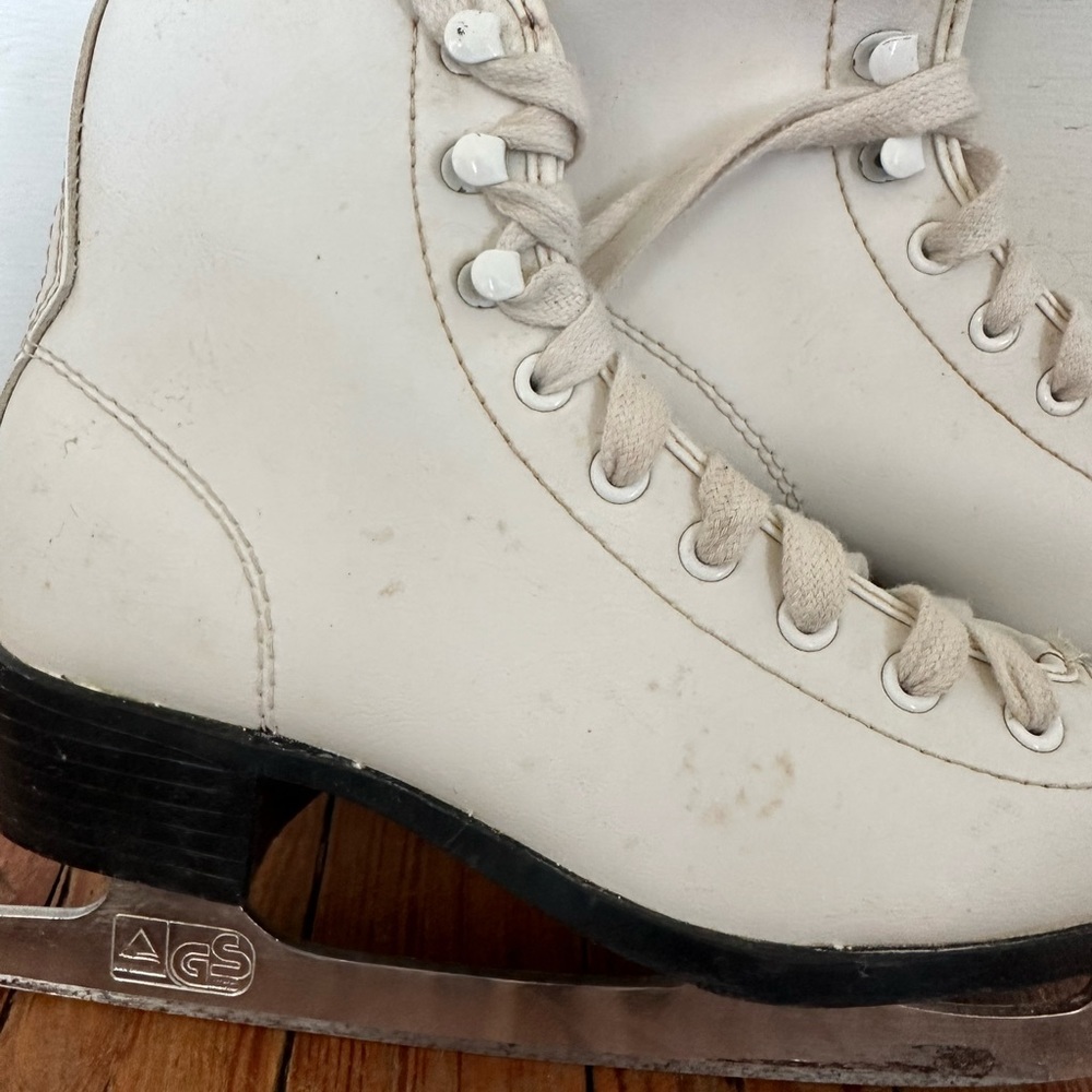 Ice Skates size 1 Youth White